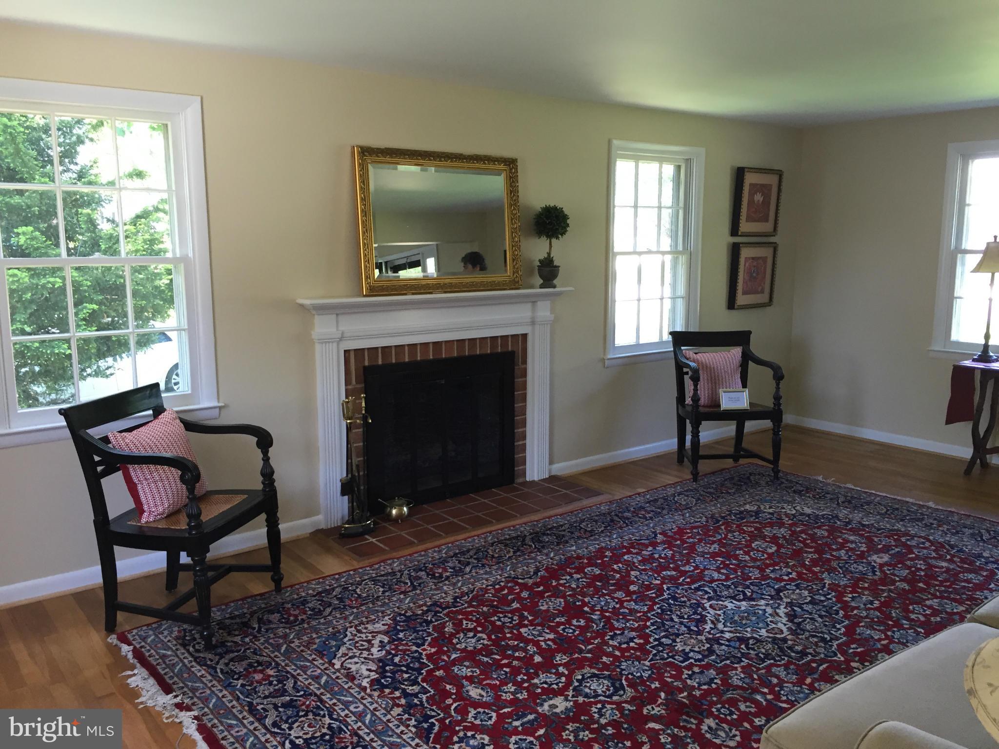 1813 Landrake Road Baltimore, MD 21204 - Photo 6 of 30 Living Room