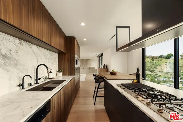 $18,500 | 2422 Apollo Drive, Los Angeles, CA 90046