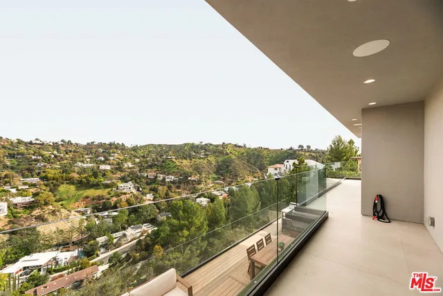 $18,500 | 2422 Apollo Drive, Los Angeles, CA 90046