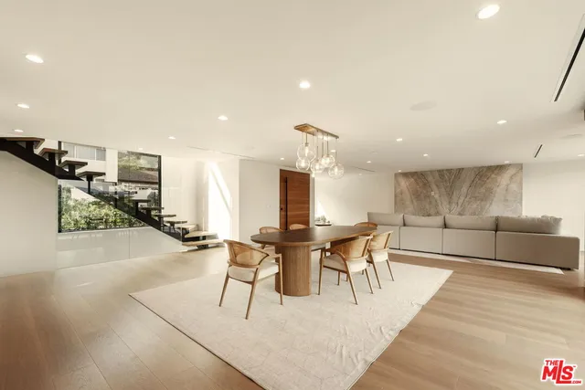 $18,500 | 2422 Apollo Drive, Los Angeles, CA 90046