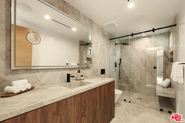 $18,500 | 2422 Apollo Drive, Los Angeles, CA 90046