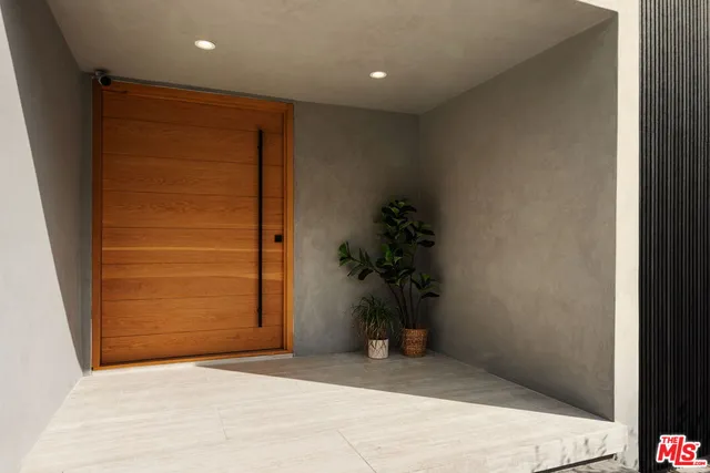 $18,500 | 2422 Apollo Drive, Los Angeles, CA 90046