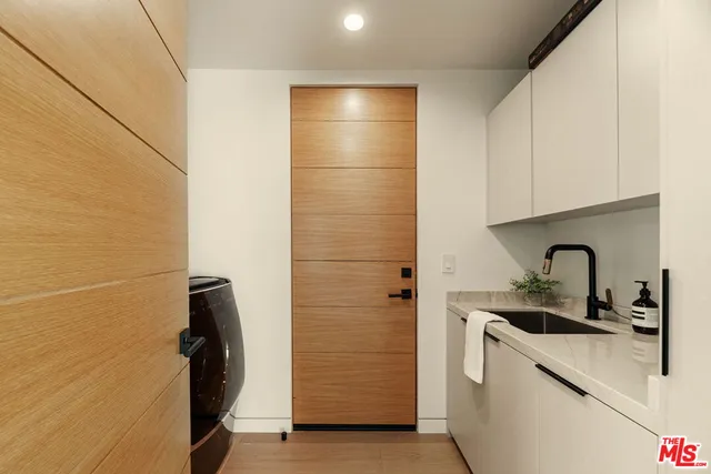 $18,500 | 2422 Apollo Drive, Los Angeles, CA 90046