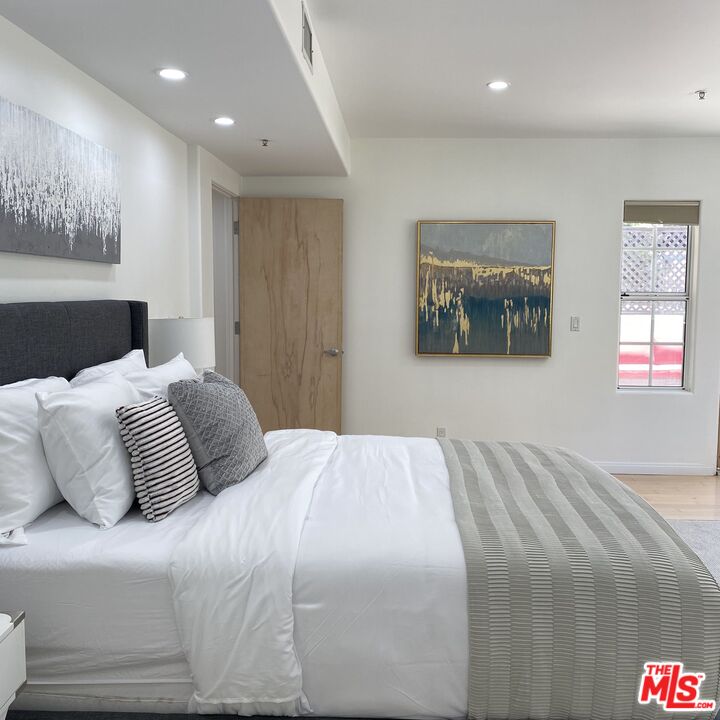 2222 Neilson Way, Unit 101 Santa Monica, CA 90405 - Photo 12 of 65