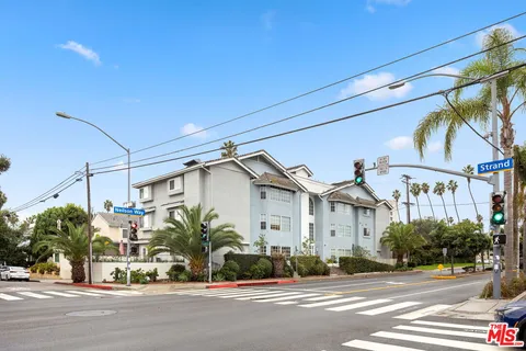 $7,999 | 2222 Neilson Way, Unit 101, Santa Monica, CA 90405