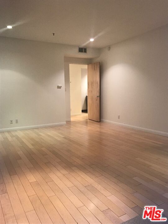 2222 Neilson Way, Unit 101 Santa Monica, CA 90405 - Photo 10 of 65