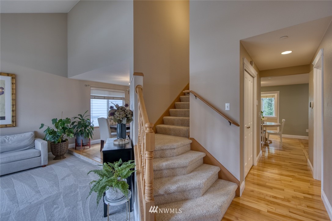 2219 Kennewick Place Northeast Renton, WA 98056 - Photo 2 of 31 Gallery Image 2