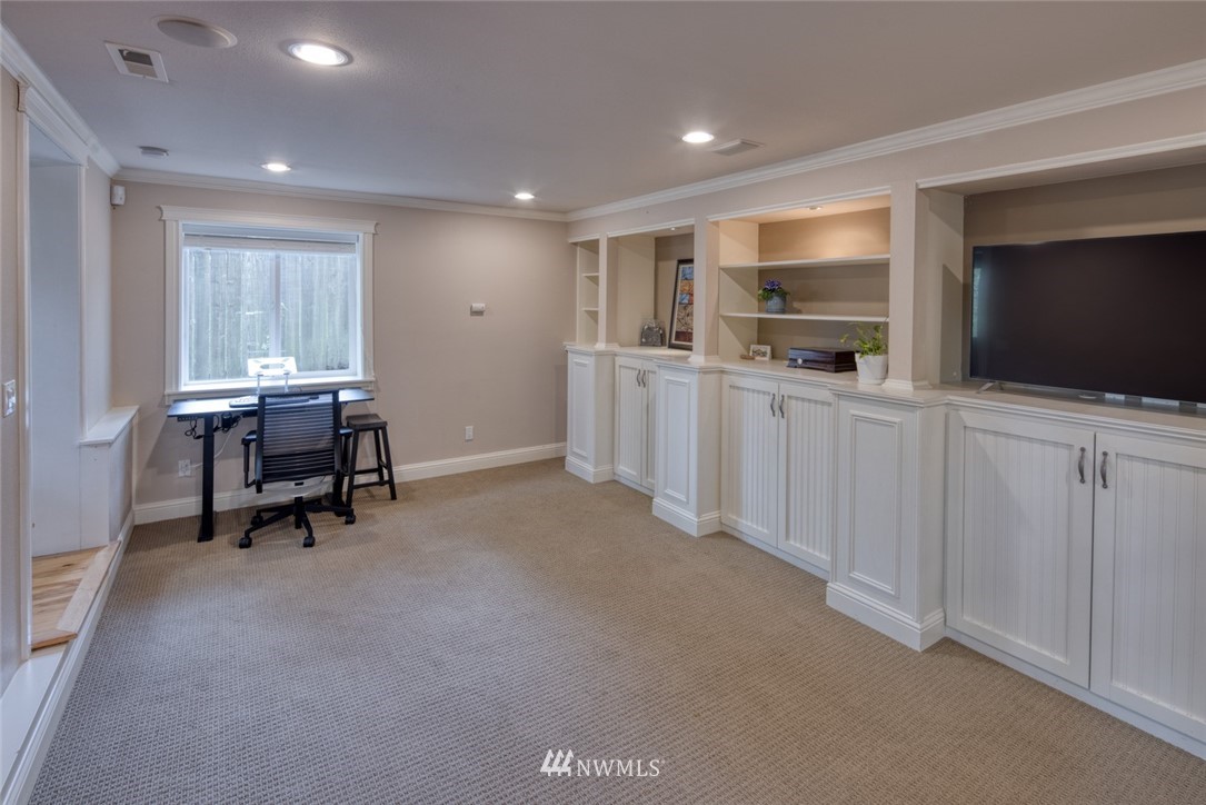 2219 Kennewick Place Northeast Renton, WA 98056 - Photo 16 of 31 Gallery Image 16