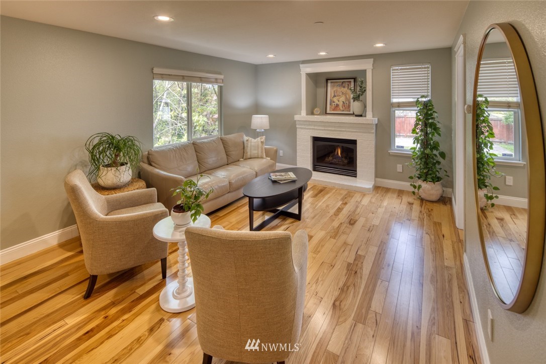2219 Kennewick Place Northeast Renton, WA 98056 - Photo 9 of 31 Gallery Image 9