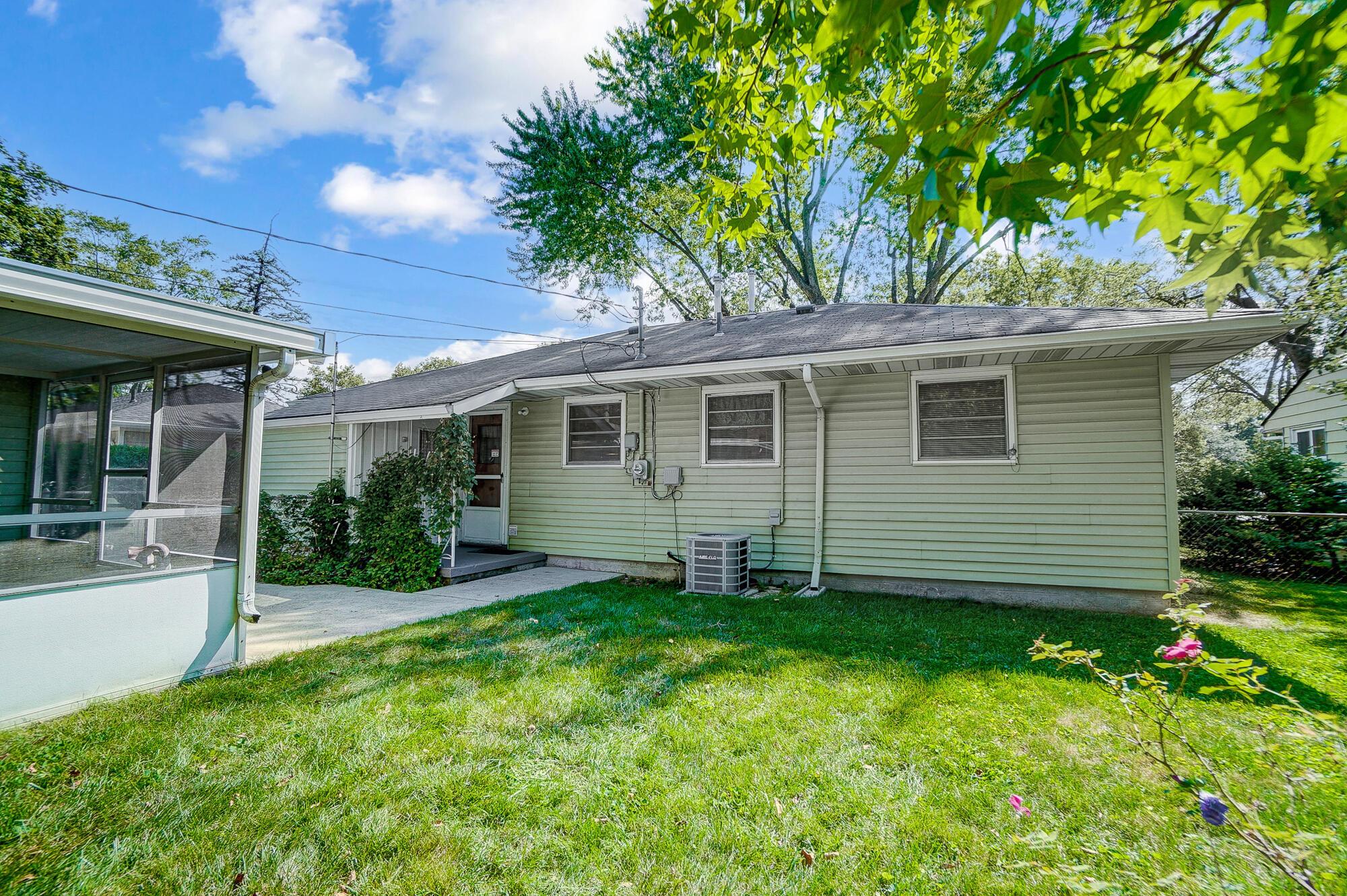 1469 Shady Lane Road Columbus, OH 43227 - Photo 27 of 41 Rear of Home