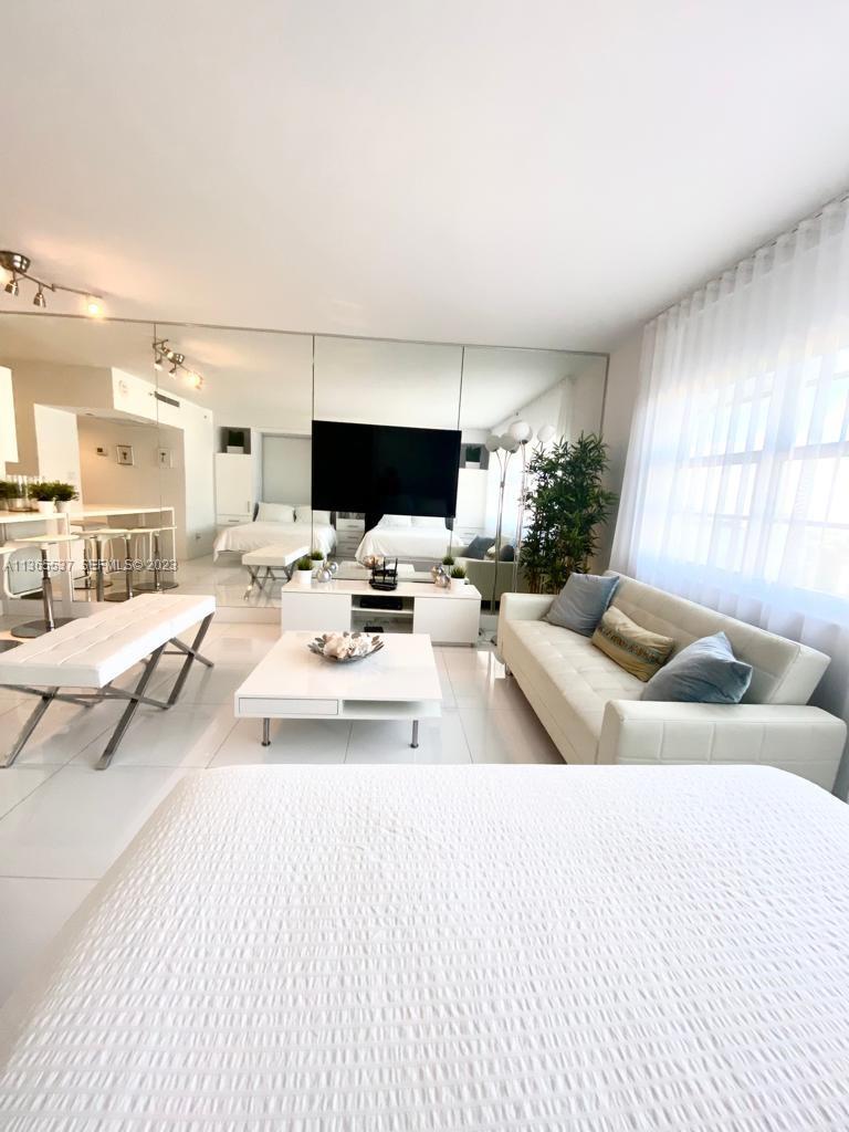 100 Lincoln Road, Unit 906 Miami Beach, FL 33139 - Photo 6 of 20