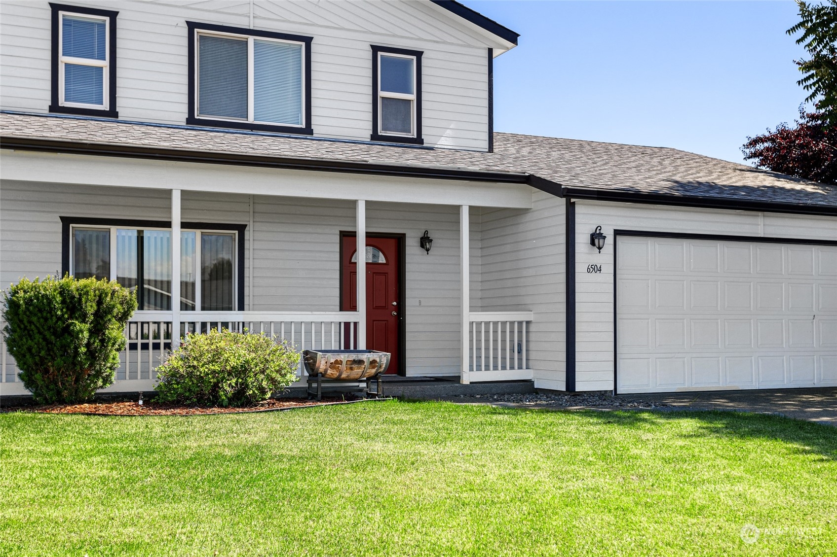 6504 Crestfields Road Yakima, WA 98903 - Photo 2 of 32 front view of a house with a yard