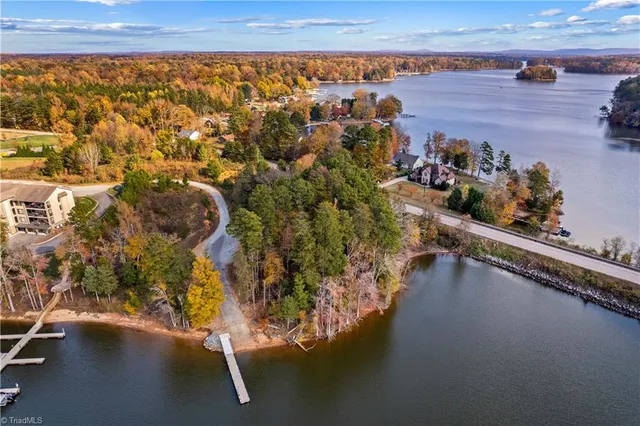 $299,900 | 2005 Sunset Pointe Drive, Salisbury, NC 28146