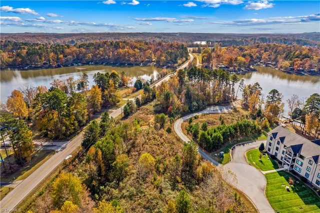 $299,900 | 2005 Sunset Pointe Drive, Salisbury, NC 28146