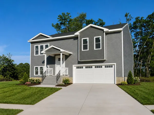 $329,900 | 303 Mimz Court, Bangor, MI 49013