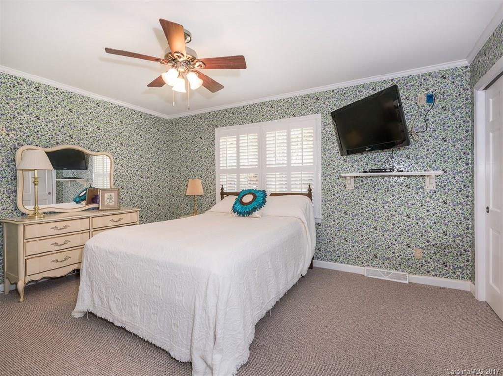 1001 Lansdowne Road Charlotte, NC 28270 - Photo 15 of 24