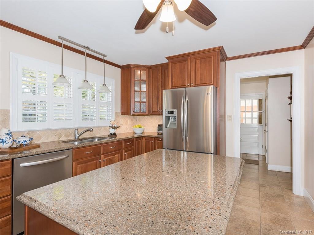 1001 Lansdowne Road Charlotte, NC 28270 - Photo 7 of 24