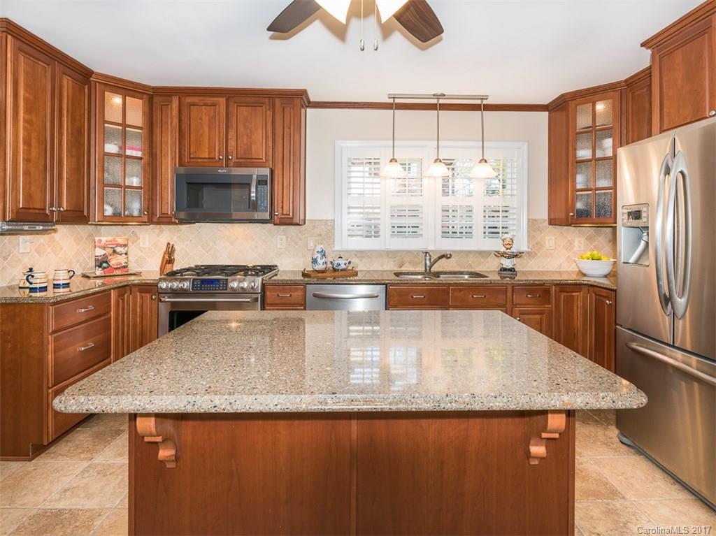 1001 Lansdowne Road Charlotte, NC 28270 - Photo 9 of 24