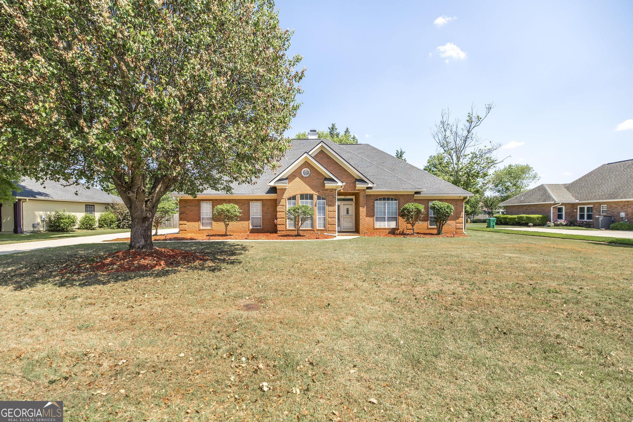 206 Rhett Court Warner Robins, GA 31088 - Photo 2 of 34