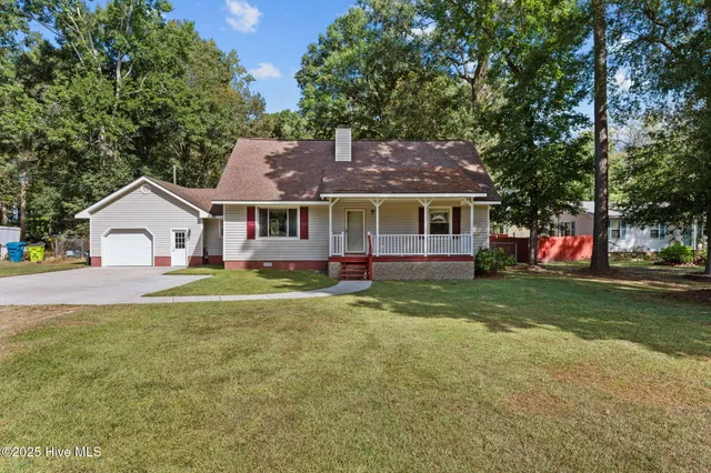 $255,000 | 401 Briarwood Lane, New Bern, NC 28560