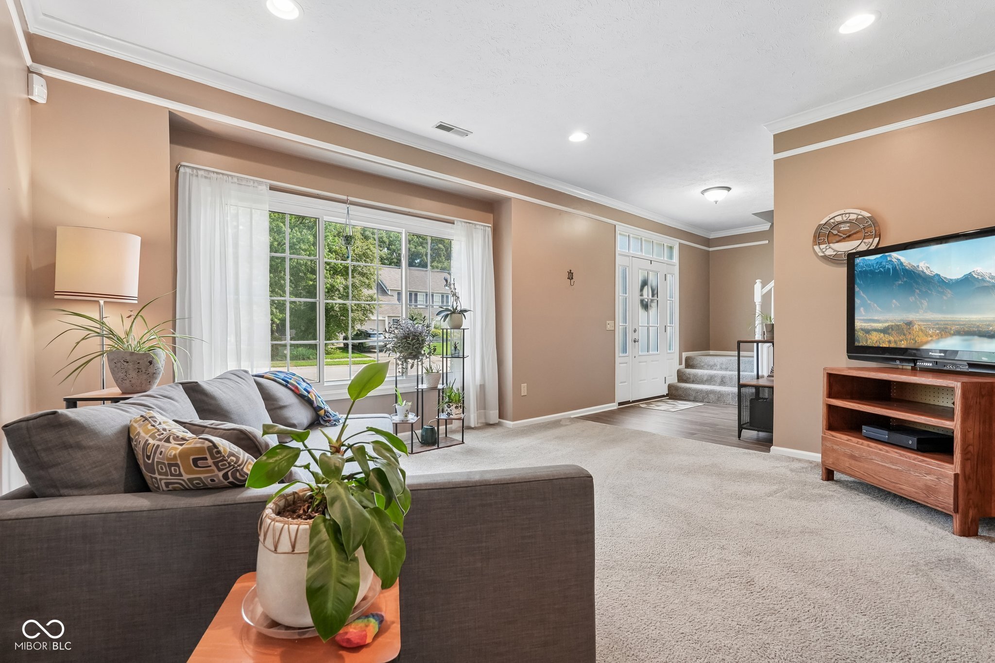 7591 Meadow Ridge Drive Fishers, IN 46038 - Photo 7 of 28
