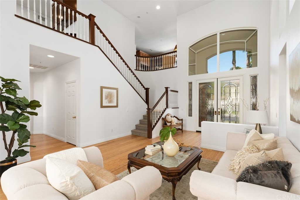 511 Avenida Ossa San Clemente, CA 92672 - Photo 6 of 49 a living room with furniture