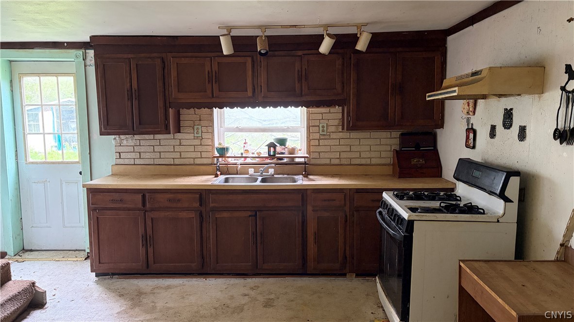 5239 Westmoreland Road Whitestown, NY 13492 - Photo 13 of 25