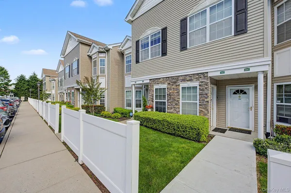 $615,000 | 115 Spring Drive, East Meadow, NY 11554