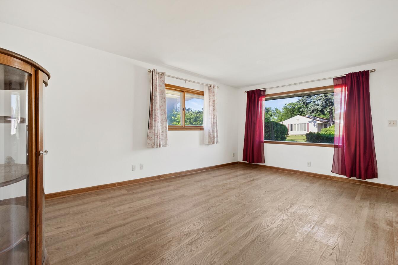 7915 45th Avenue Kenosha, WI 53142 - Photo 5 of 21 e8933ba982f24385f51c08d0852513c3