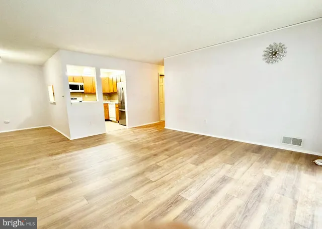 $2,150 | 82 Versailles Court, Hamilton, NJ 08619