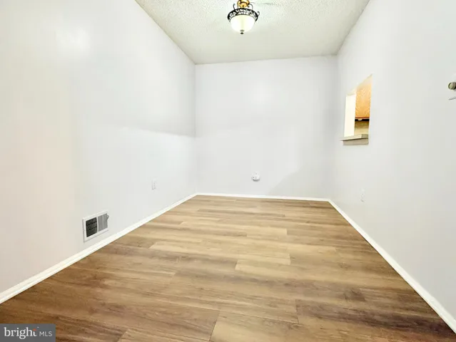 $2,150 | 82 Versailles Court, Hamilton, NJ 08619