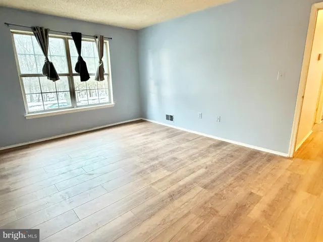 $2,150 | 82 Versailles Court, Hamilton, NJ 08619