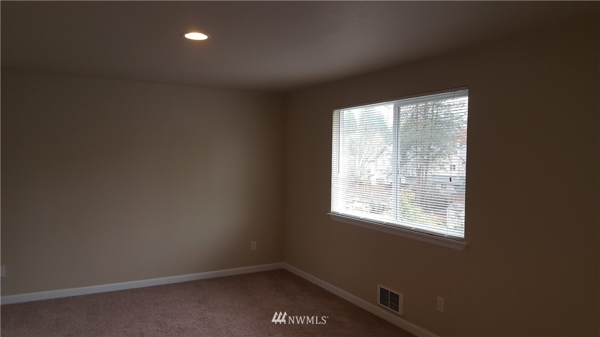 2126 185th Place Southeast Bothell, WA 98012 - Photo 11 of 22