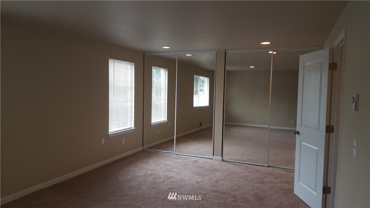 2126 185th Place Southeast Bothell, WA 98012 - Photo 12 of 22
