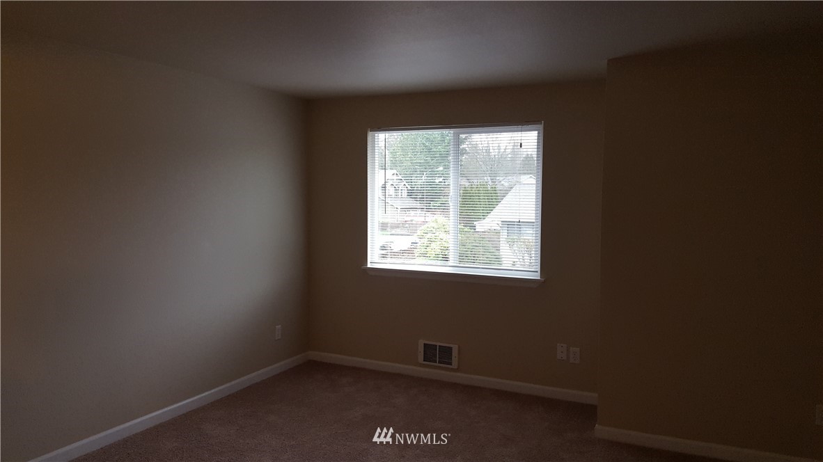 2126 185th Place Southeast Bothell, WA 98012 - Photo 18 of 22