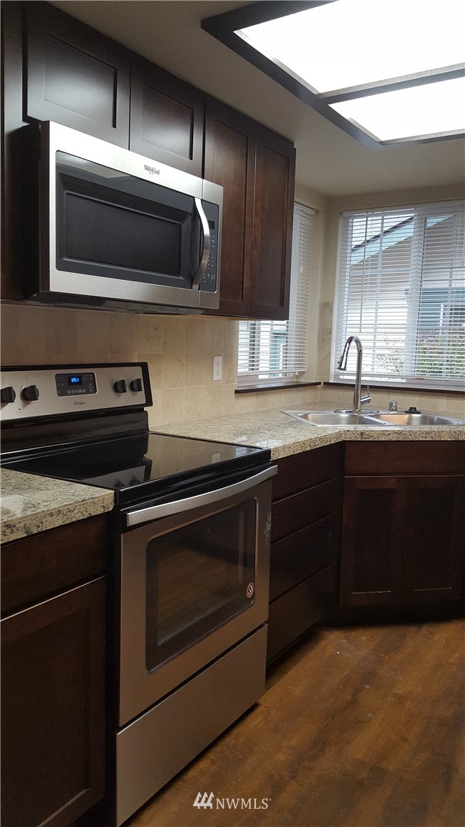 2126 185th Place Southeast Bothell, WA 98012 - Photo 7 of 22