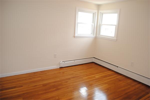 20 Plant Road Waltham, MA 02451 - Photo 7 of 10