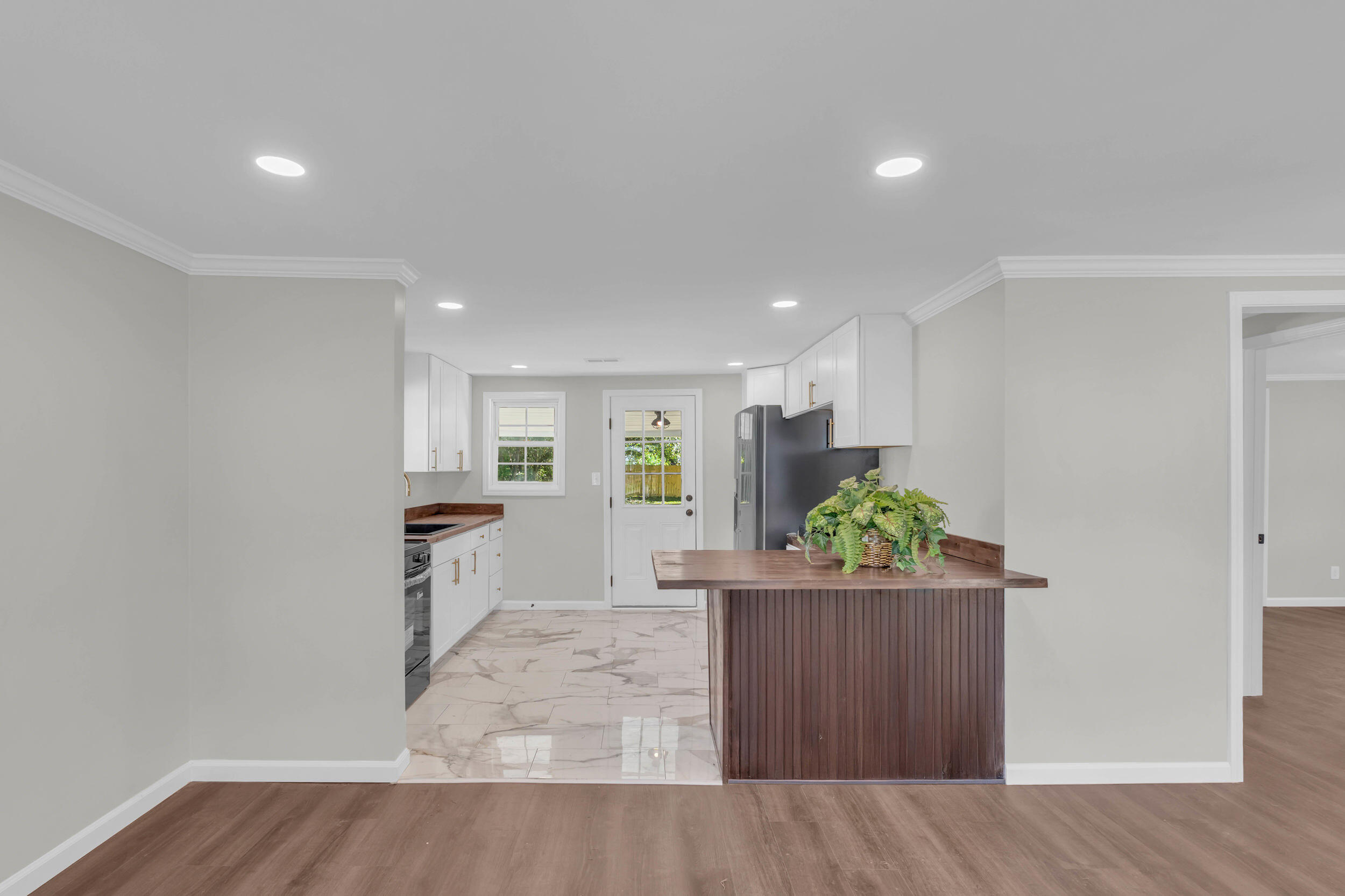 676 West Rhea Avenue Spring City, TN 37381 - Photo 9 of 28 676 w rhea ave-6