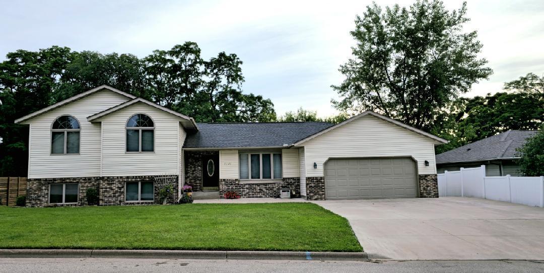 1321 Ridgewood Drive Winona, MN 55987 - Photo 1 of 43