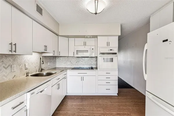 $1,495 | 2455 Finlandia Lane, Unit 67, Clearwater, FL 33763