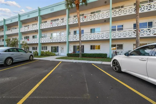 $1,495 | 2455 Finlandia Lane, Unit 67, Clearwater, FL 33763