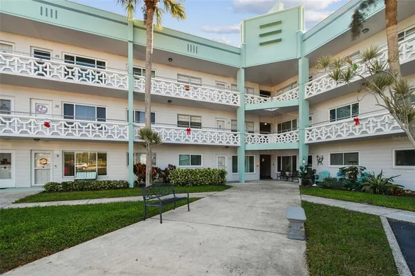 $1,495 | 2455 Finlandia Lane, Unit 67, Clearwater, FL 33763