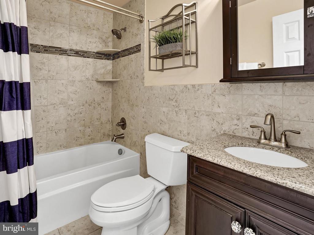 6614 Rockridge Road New Market, MD 21774 - Photo 14 of 65 Bathroom 1