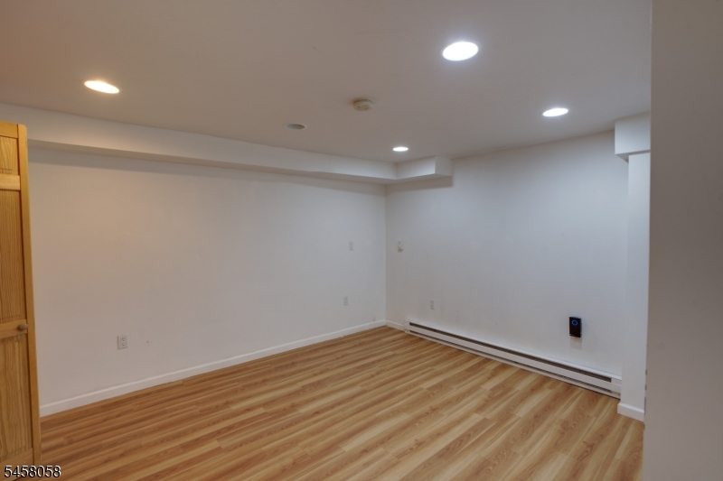 941 Edgewater Avenue Ridgefield, NJ 07657 - Photo 28 of 29 Gallery Image 28