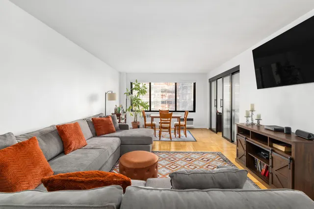 $780,000 | 200 East 36th Street, Unit 9D | Murray Hill