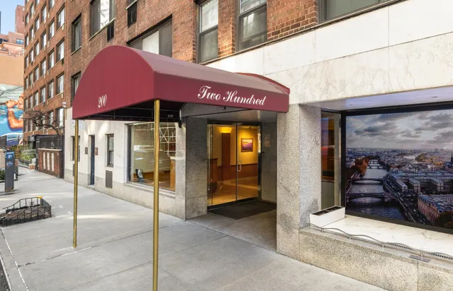$780,000 | 200 East 36th Street, Unit 9D | Murray Hill