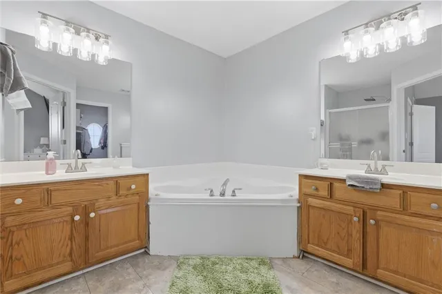 $389,900 | 1829 White Tail Lane, Liberty, MO 64068