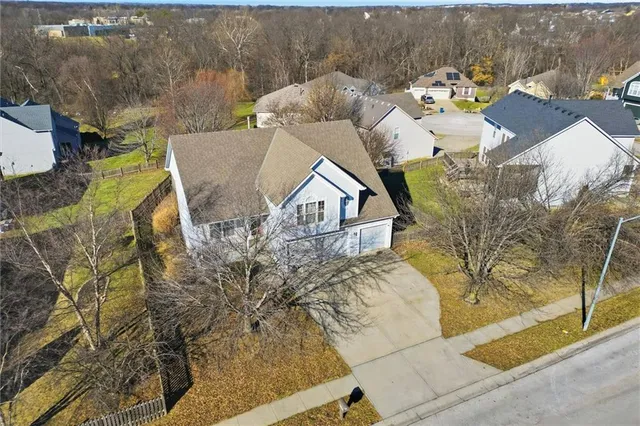$389,900 | 1829 White Tail Lane, Liberty, MO 64068