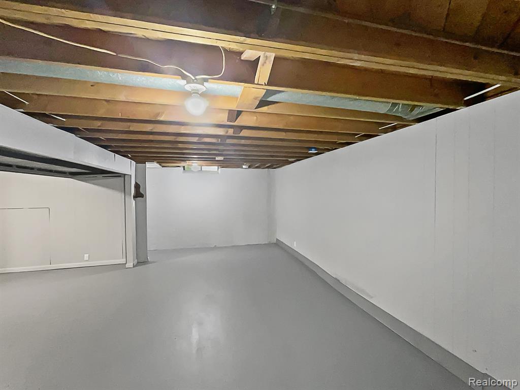 25835 Virginia Warren, MI 48091 - Photo 16 of 18 Gallery Image 16