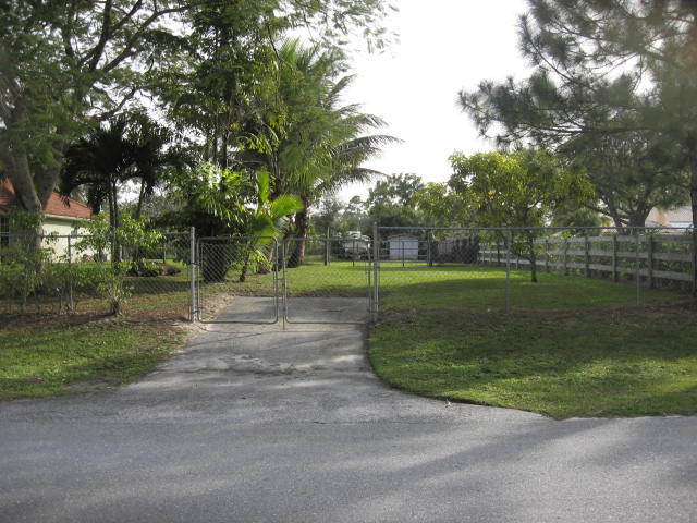 8896 Rodeo Drive Lake Worth, FL 33467 - Photo 29 of 29 8896 RODEO 025